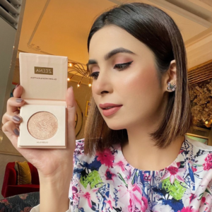 Zeena Cosmetics Glow Highlighter