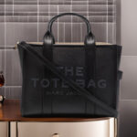 Marc Jacobs The Tote Bag Medium