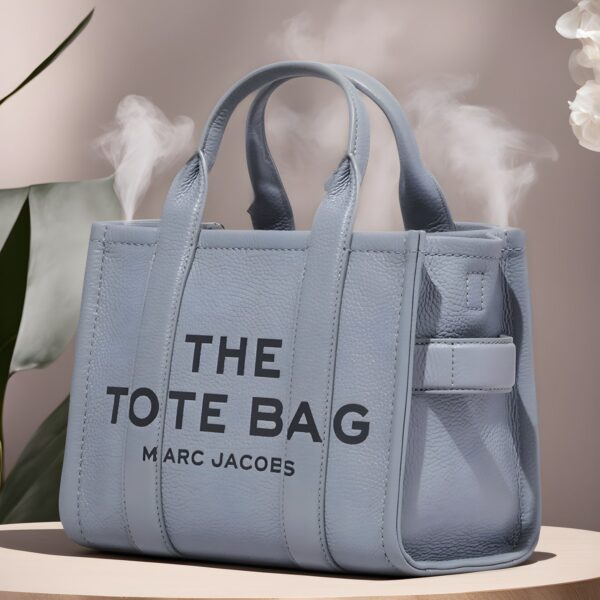 Marc Jacobs The Leather Tote Bag Medium