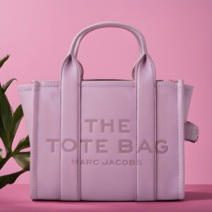 Buy Marc Jacobs The Leather Tote Bag Medium in Pakistan